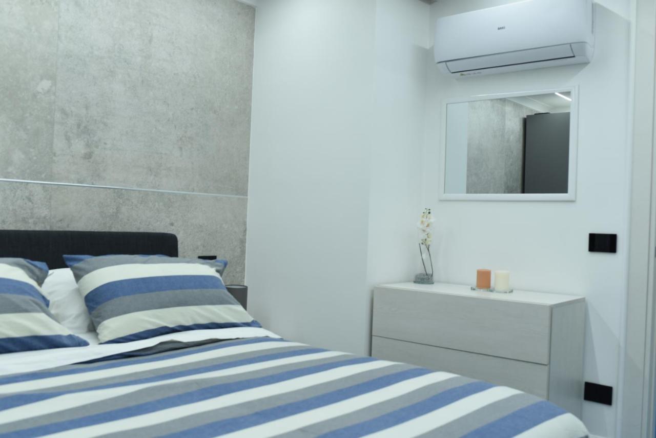 Chiaja Lux House Apartman Nápoly Kültér fotó
