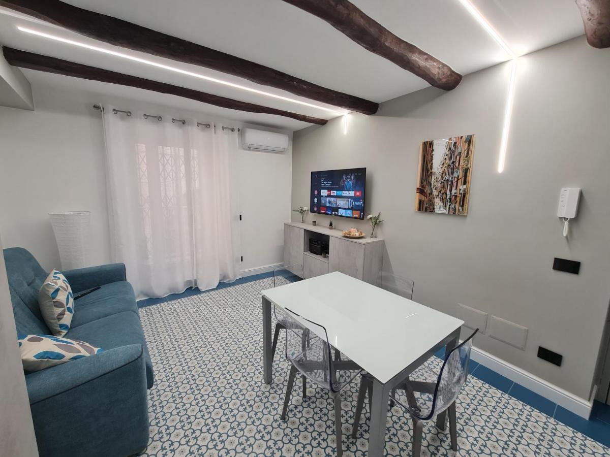 Chiaja Lux House Apartman Nápoly Kültér fotó